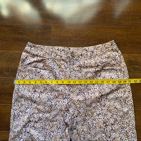 Oh So Chic Capris - Picture 4 of 6